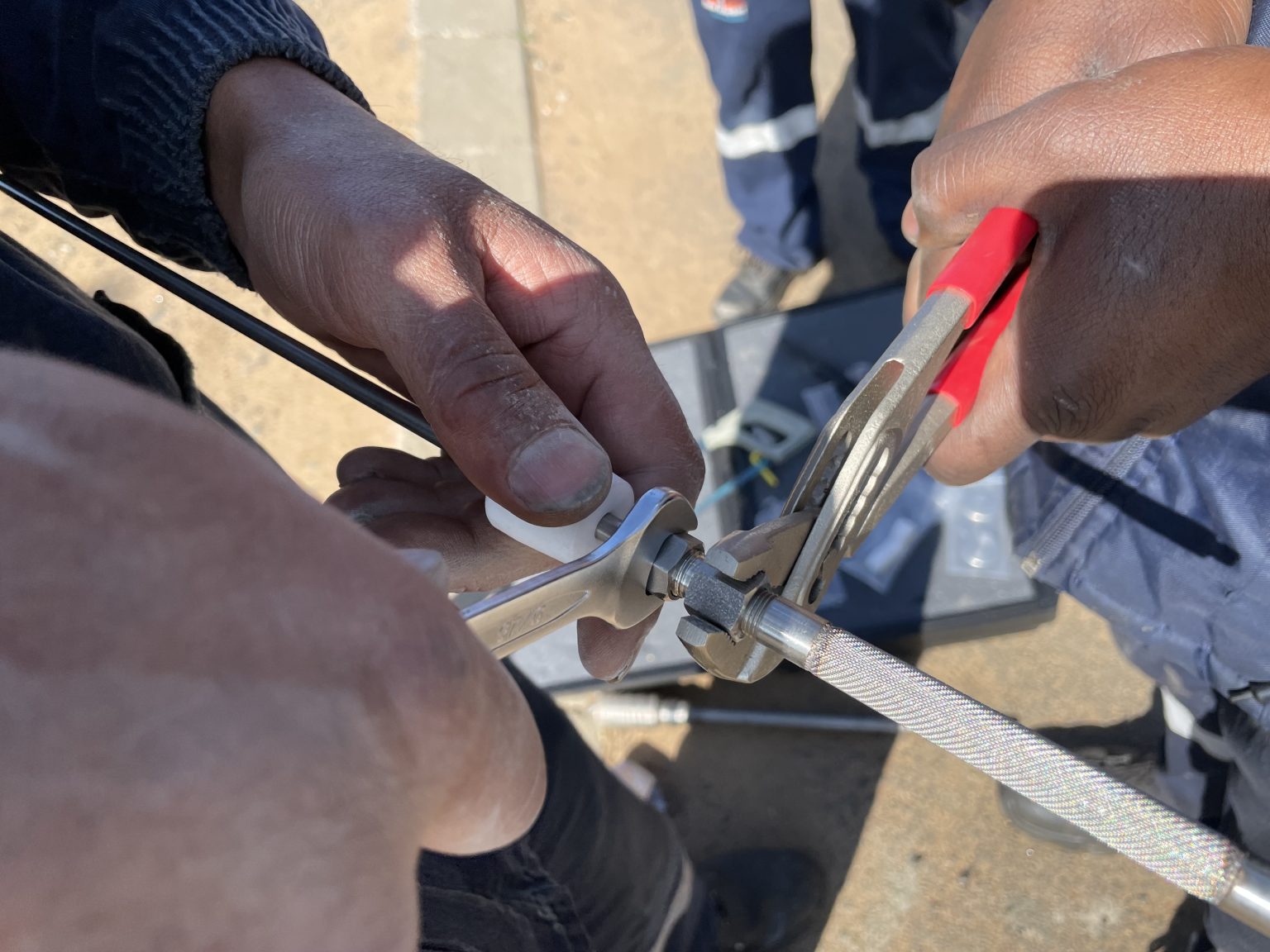 First installation of our new Gas Sampling Kit - Van Walt News